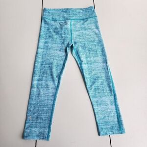 Under Armour Heat Gear Aqua Blue Patterned Compression Capris Size XS
